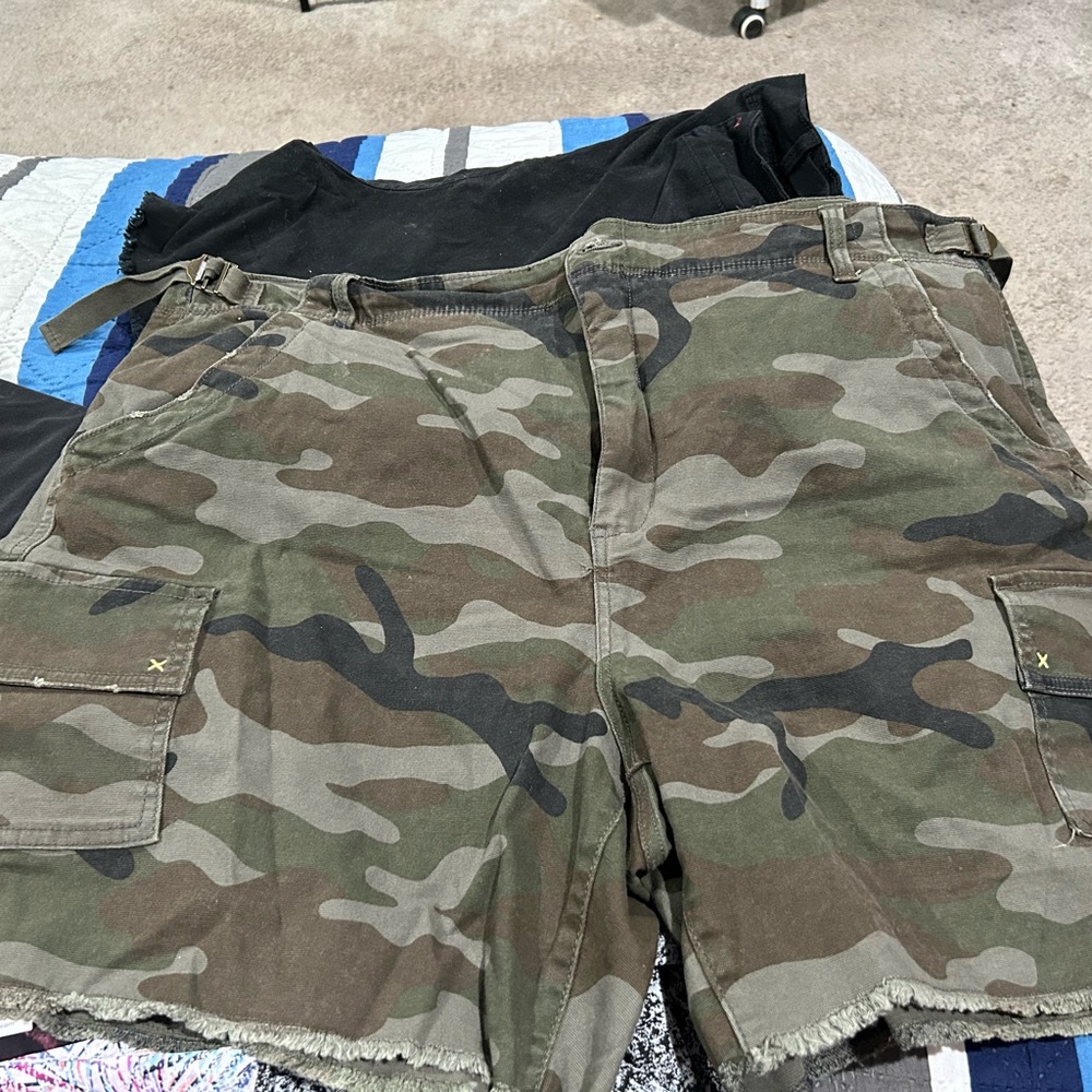 Terra & Sky Camo shorts